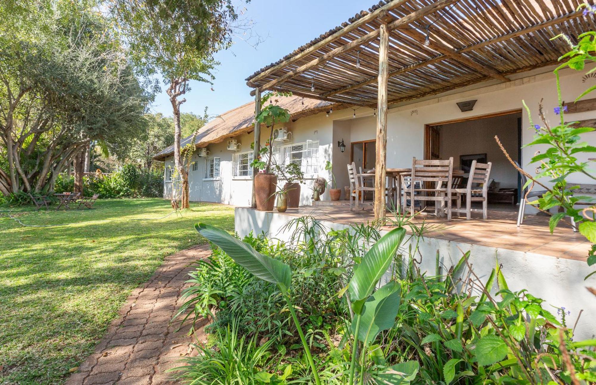Drift Inn Victoria Falls Eksteriør bilde