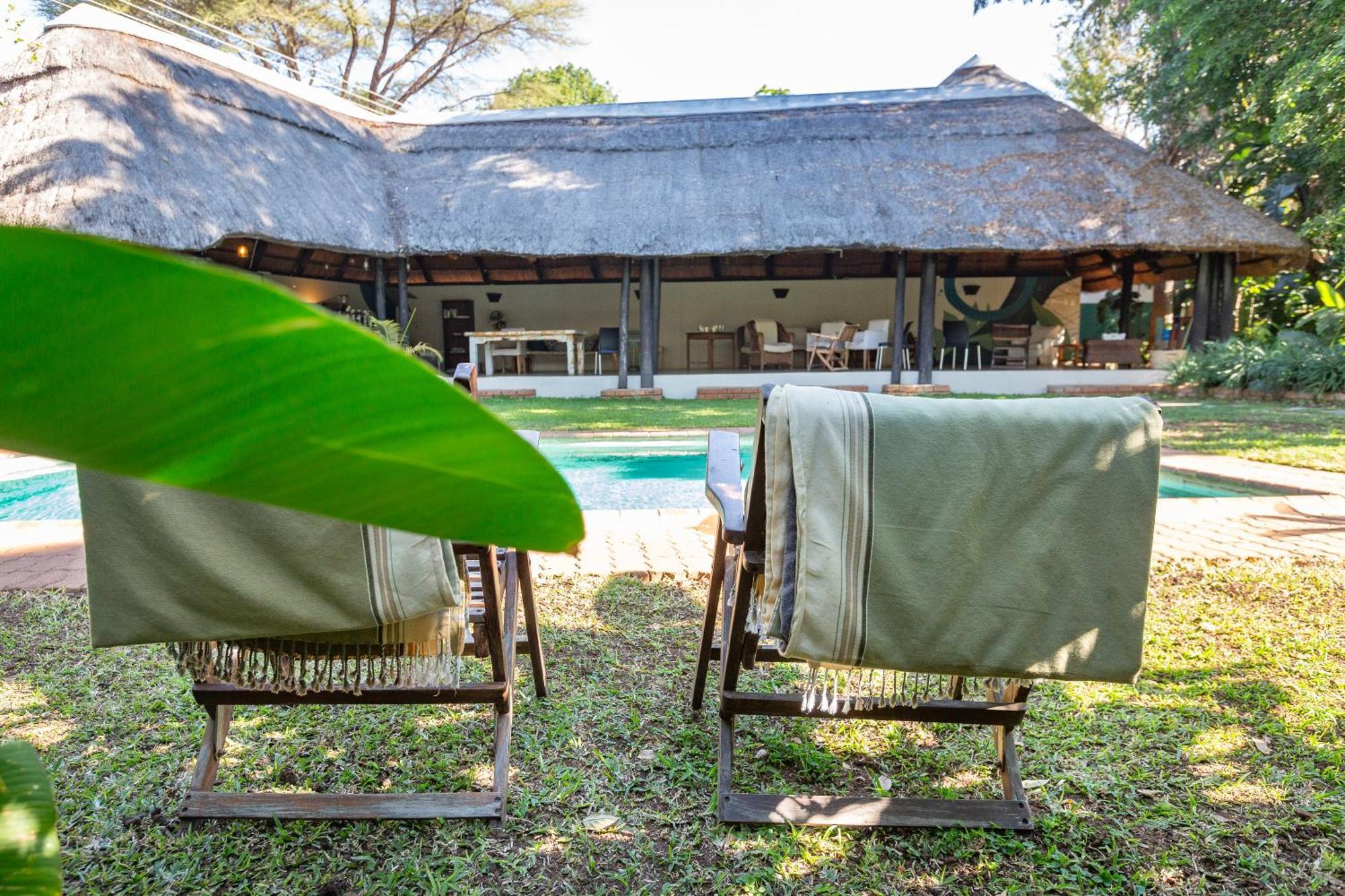 Drift Inn Victoria Falls Eksteriør bilde